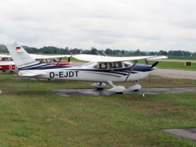 Cessna Skylane (D-EJDT)