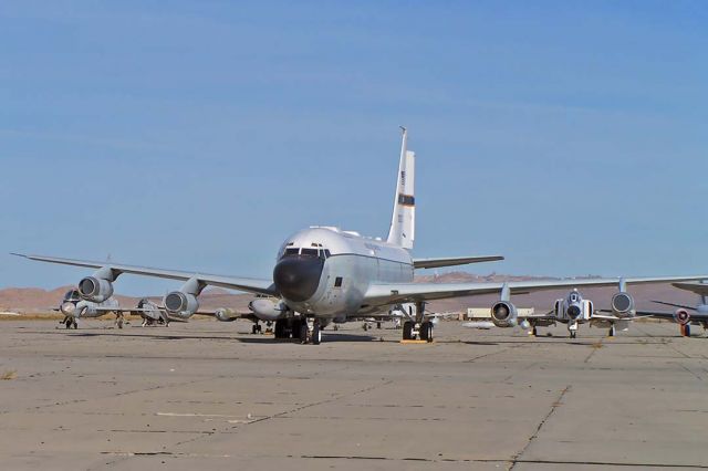 Boeing C-135B Stratolifter (60-0377) - Boeing C-135A Stratolifter 60-0377 B-2 avionics testbed at Edwards Air Force Base on October 25, 2003.