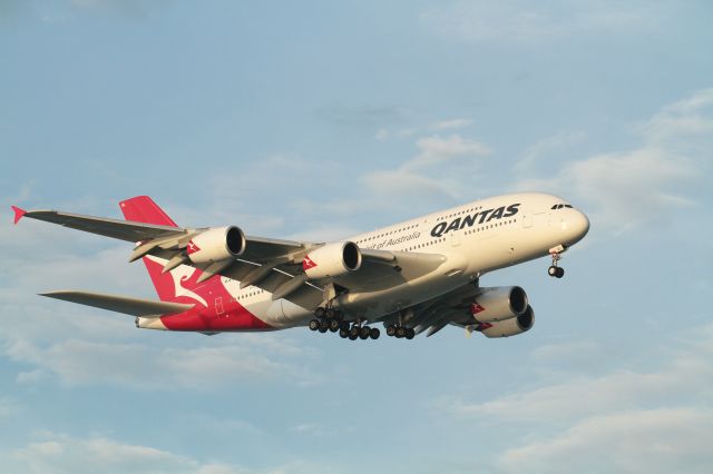 Airbus A380-800 (VH-OQL)