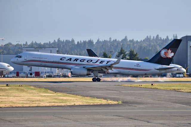 Boeing 757-200 (C-GCJT)