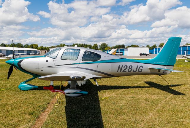 Cirrus SR22 Turbo (N28JG)