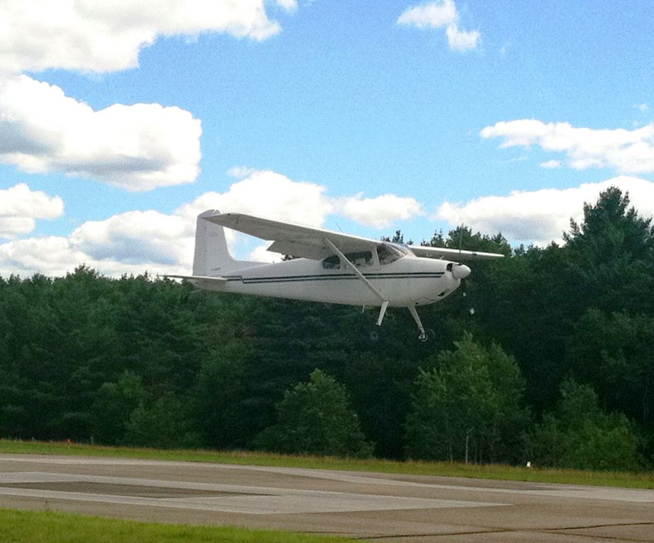 Cessna Skywagon 180 (N2369C)