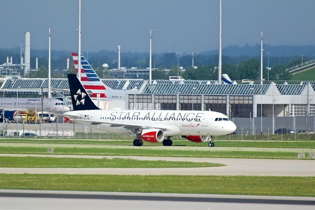 Airbus A320 (OE-LBZ)