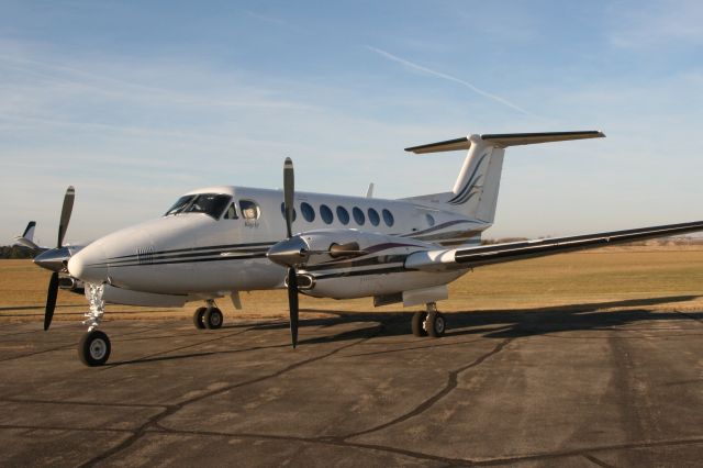 Beechcraft Super King Air 300 (N708DC)