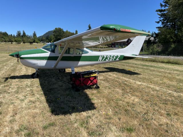 Cessna Skylane (N735FZ)