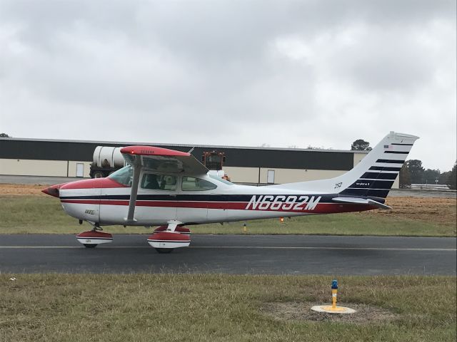 Cessna Skylane (N6692M) - 92M Holding for Departure Clearance KLLQ