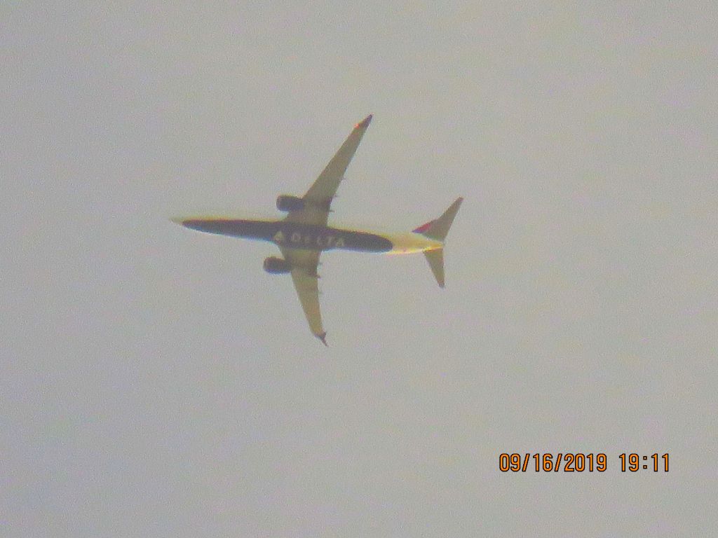 Boeing 737-900 (N869DN)