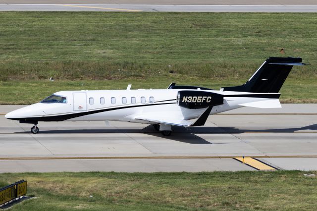 Learjet 45 (N305FC)