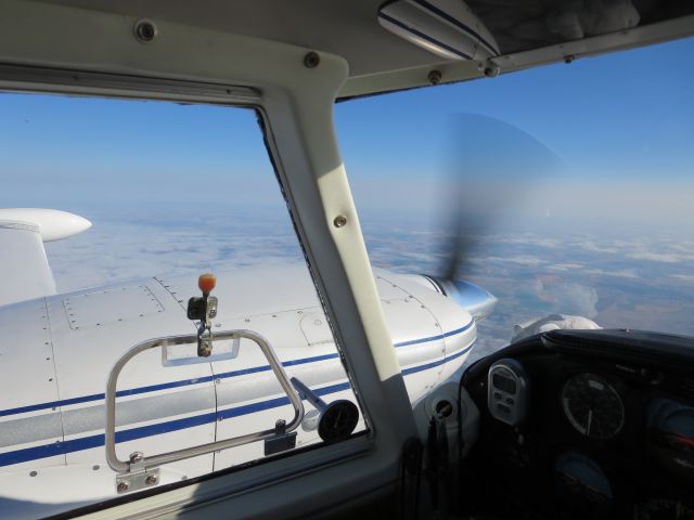 Piper PA-30 Twin Comanche (N23MG) - Enroute to KOSH