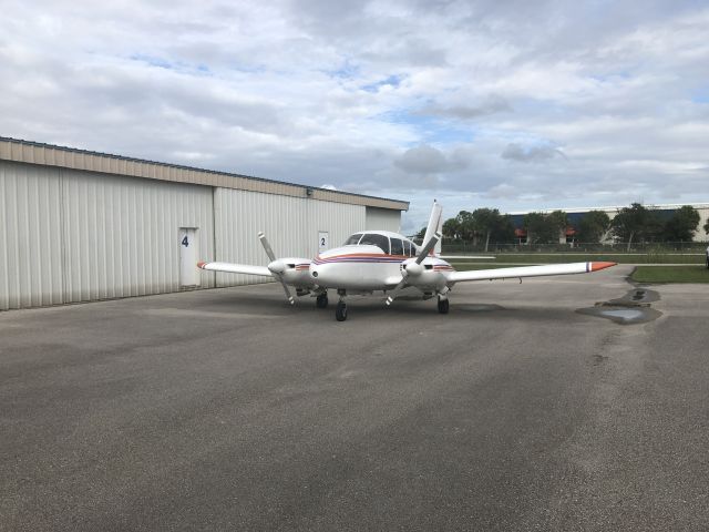 Piper Apache (N223DA)