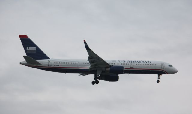 Boeing 757-200 (N936UW) - Operating flight 799 AMS-PHL diverted to Logan for fuel.