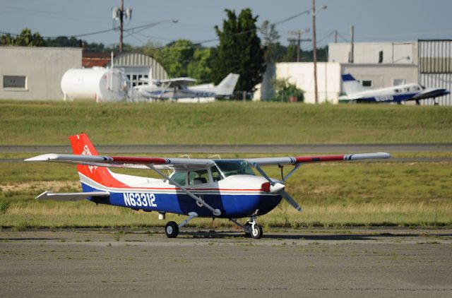 Cessna Skyhawk (N63312)