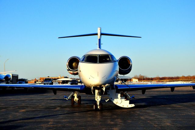 Bombardier Challenger 300 (N538FX)