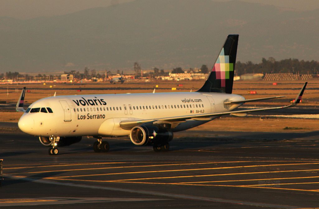 Airbus A320 (XA-VLO) - Volaris / Airbus A320-233 / MSN 6969 / XA-VLO / MMMX 02/2023