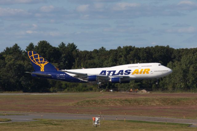 Boeing 747-400 (N263SG) - Kickoff for football season! The Miami Dolphins arrive to Bedford Hanscom Airfield on 9/12/20 on Atlas Air B744.