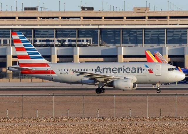 Airbus A319 (N746UW)