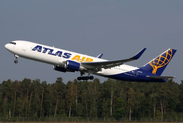 BOEING 767-300 (N649GT)