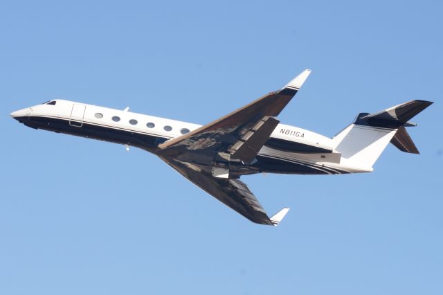 Gulfstream Aerospace Gulfstream V (N811GA) - Gorgeous GV stops by Greenville