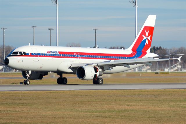 Airbus A320 (9H-AEI)