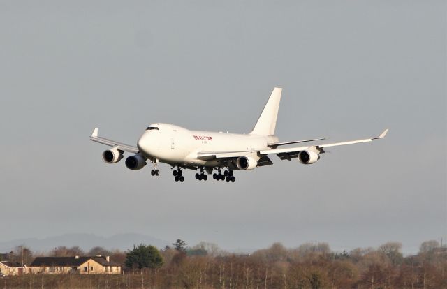 Boeing 747-400 (N401KZ) - kalitta air b747-481f n401kz landing at shannon 12/1/20.