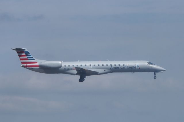 Embraer ERJ-145 (N653AE)