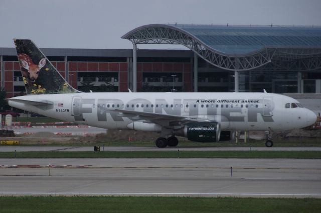 Airbus A319 (N943FR)