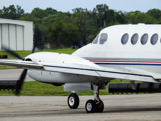 Beechcraft Super King Air 200 (N942CE)