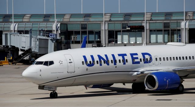 Boeing 737-700 — - United Airlines Boeing 737-800 at Saint Louis International Airport. 