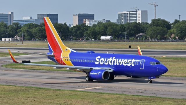 Boeing 737-700 (N708SW)