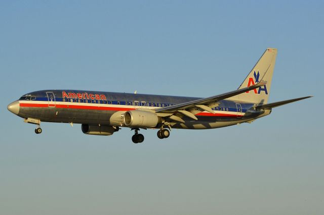 Boeing 737-800 (N953AN)