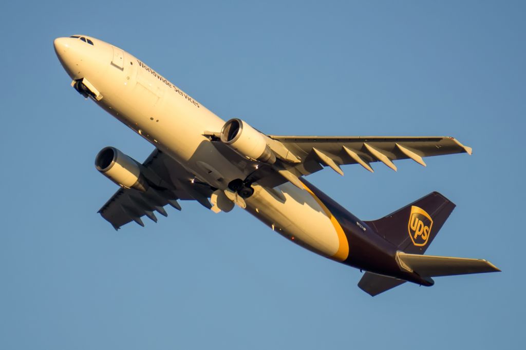 Airbus A300F4-600 (N127UP)