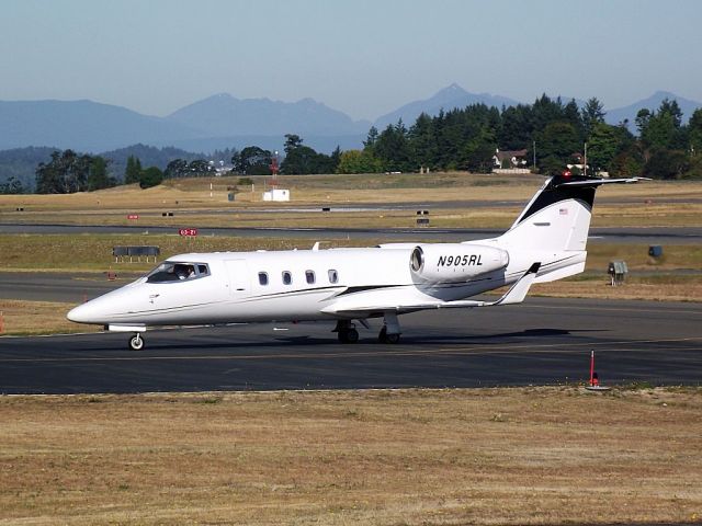 Learjet 55 (N905RL)