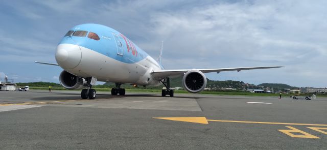 Boeing 787-9 Dreamliner (G-TUIJ)