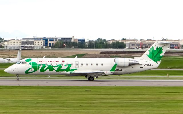 Canadair Regional Jet CRJ-200 (C-GKEK)