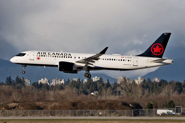 Airbus A220-300 (C-GTZS)