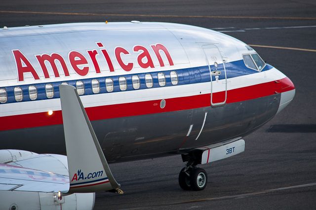 Boeing 737-800 (N940AN)