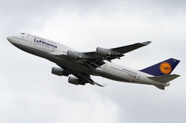 Boeing 747-400 (D-ABVZ)