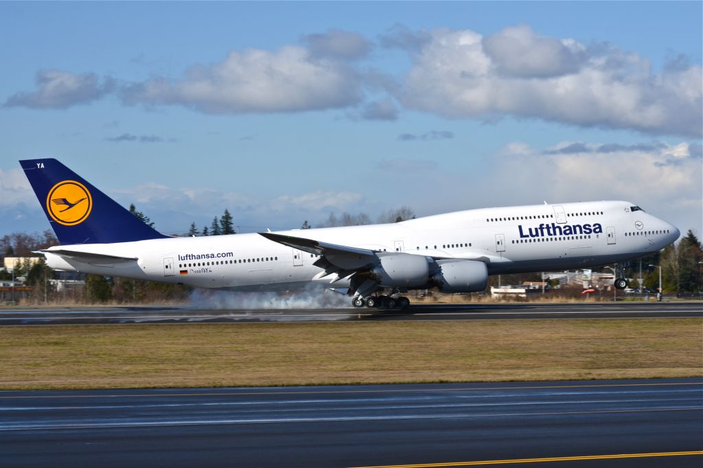 BOEING 747-8 (N5016R)