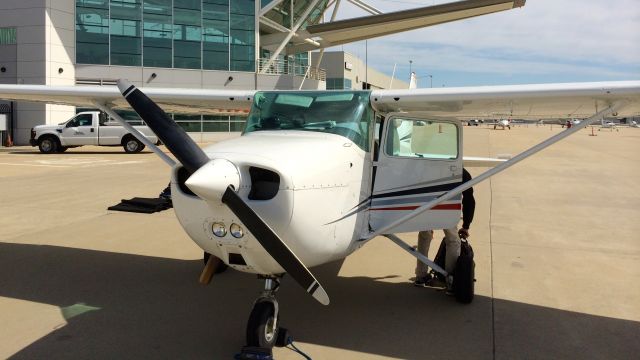 Cessna Skyhawk (N71409)