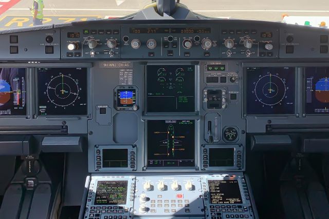 Airbus A321neo (9H-WNJ) - Cockpit view