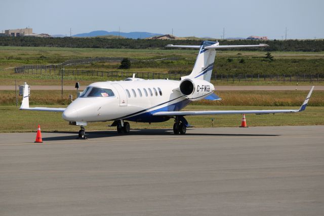 Learjet 40 (C-FWGB)