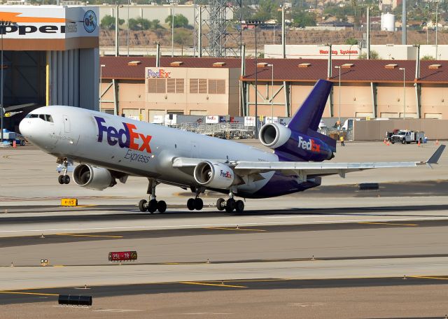 Boeing MD-11 (N582FE)