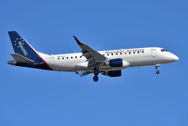 Embraer 175 (N401YX) - 23-R 03-20-23