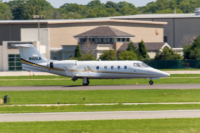 Learjet 55 (N135LR)