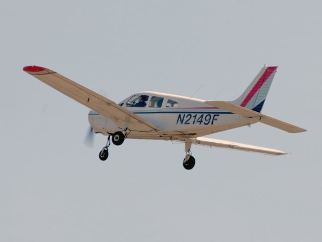 Piper Cherokee Arrow (N2149F) - Take off runway 08