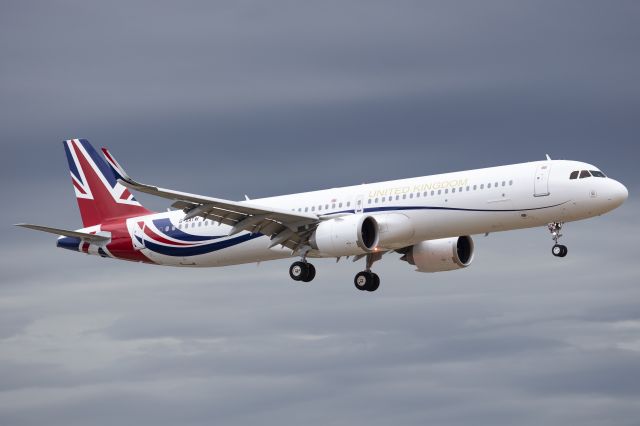 G-ATXW — - On approach to runway 05 on a gloomy day, a first time visitor, Titan Airways A321 Neo. Build completed in Late 2020. Great livery, not unlike that of the Red Arrows. 