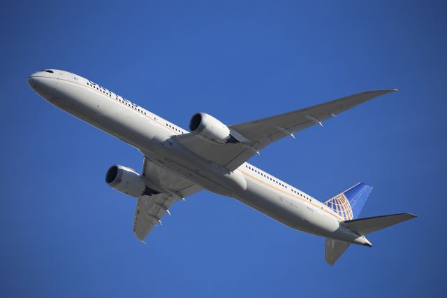 BOEING 787-10 Dreamliner (N12005)