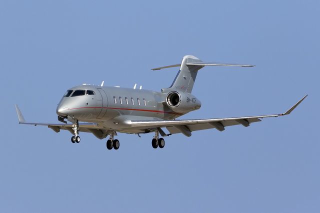 Canadair Challenger 350 (9H-VCF)