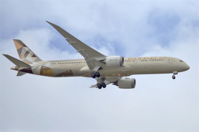 Boeing 787-9 Dreamliner (A6-BLF) - Boeing 787-9 Etihad Airlines A6-BLF YPPH 31 July 16.