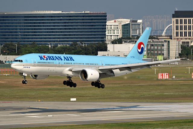 Boeing 777-200 (HL7752)